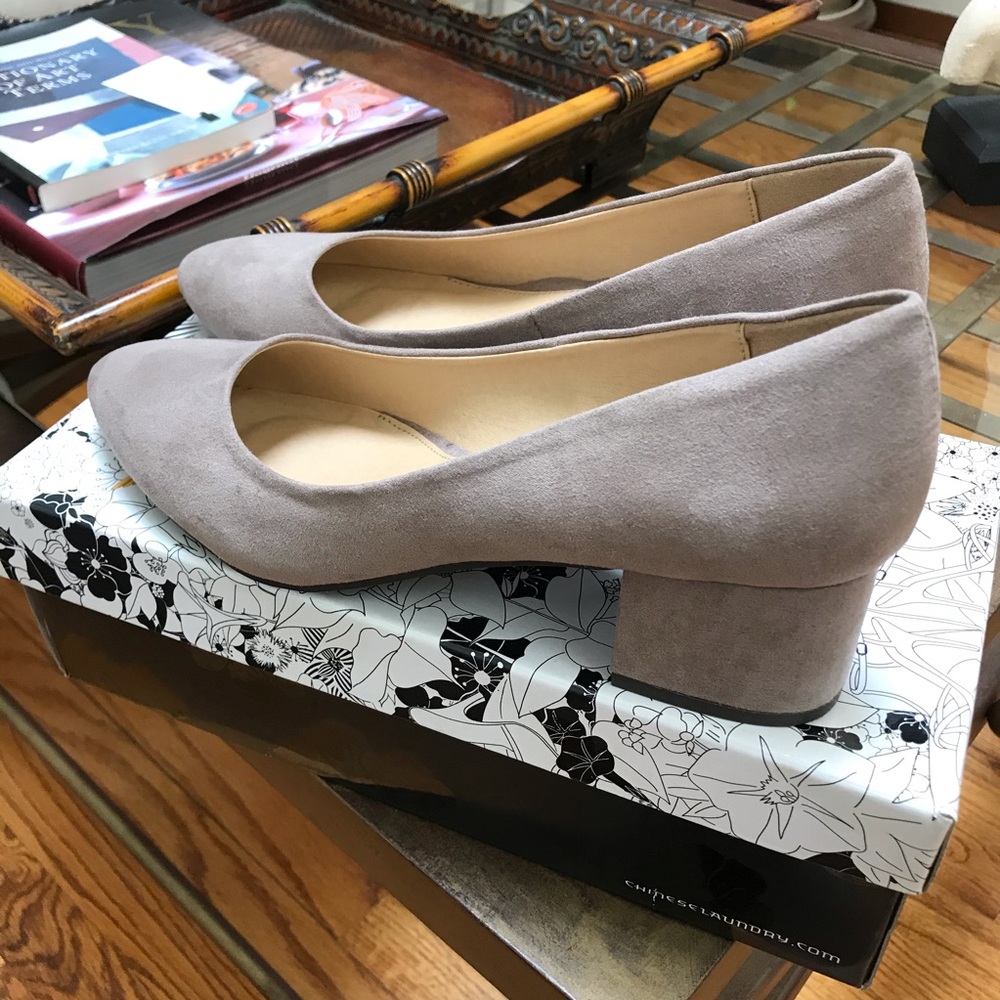 CL by Laundry taupe block heel shoes